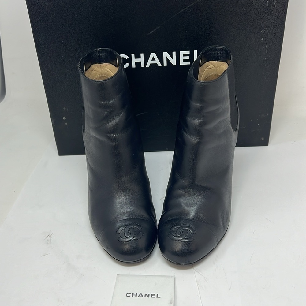 Chanel Sz 38 Short Lambskin Pull On 3.5”Heel Boots Booties - Picture 3 of 16